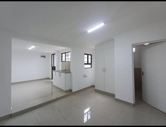 1 BEDROOM PROPERTY TO RENT IN OVERPORT